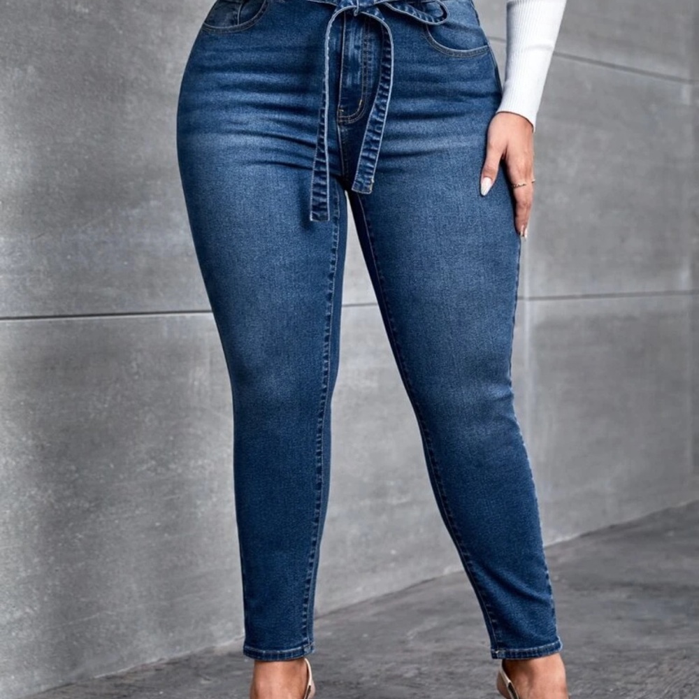 Women's Blue High-Waisted Jeans